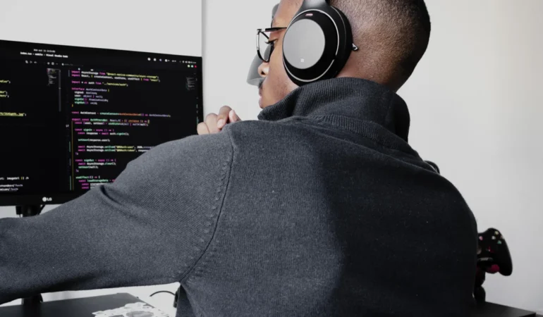 Google, yapay zeka kullanan siyasi reklamlar için otomatik açıklamalar oluşturacak