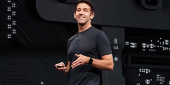 Yine söylendi: “Tim Cook’tan sonra Apple’ın başına John Ternus geçebilir.”