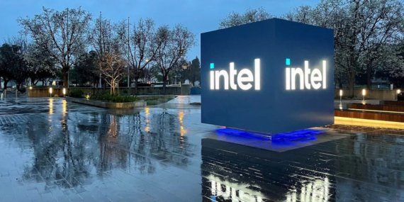 Intel, 14A Çip Üretim Hattı İçin Teknoloji Devleriyle Anlaşma Yapabilir