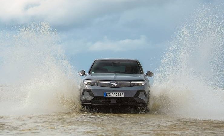 Opel’den elektrikli SUV atağı: Grandland AWD 4.25 Milyon TL fiyatla geldi