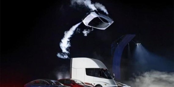 Tesla Roadster havalandı! Elon Musk uçabilen elektrikli otomobili tanıttı